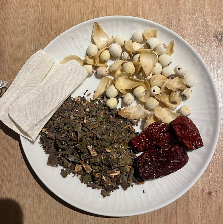 Sang Ji Sheng Lotus Seed Soup Pack <br>桑寄生蓮子茶